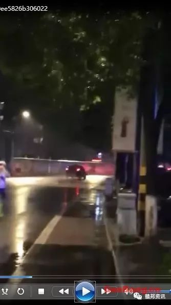 昨晚365KTV门口那场车祸,视频里几个细节让人后怕 昨晚365KTV门口那场车祸,视频里几个细节让人后怕
